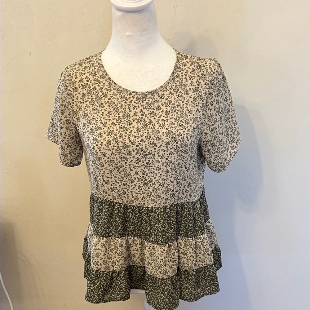 Paper Crane Floral Green White  Print tiered top Size S EUC